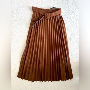 Boutique pleated skirt - thick material for winter months. Fits like a small